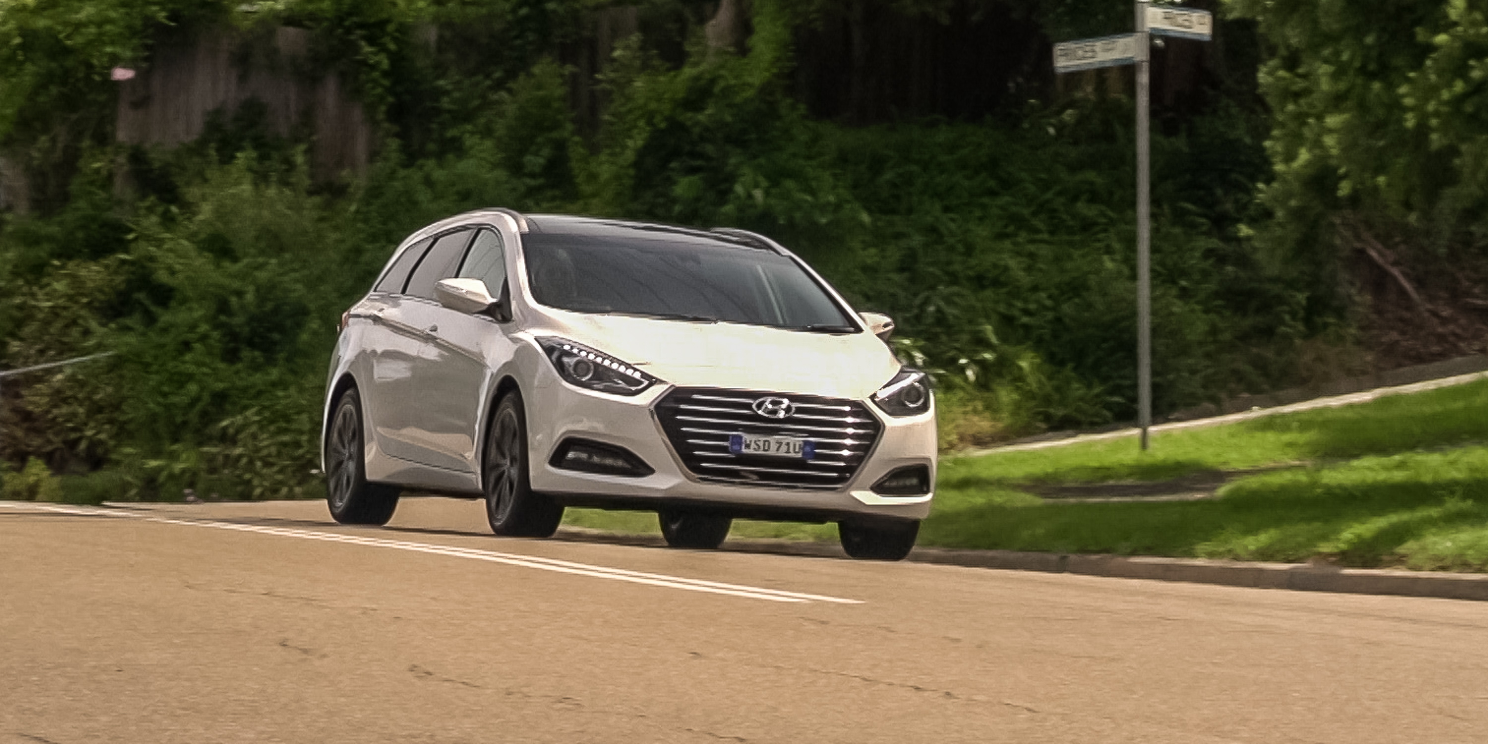 2016 Hyundai i40 Tourer Diesel Review | CarAdvice