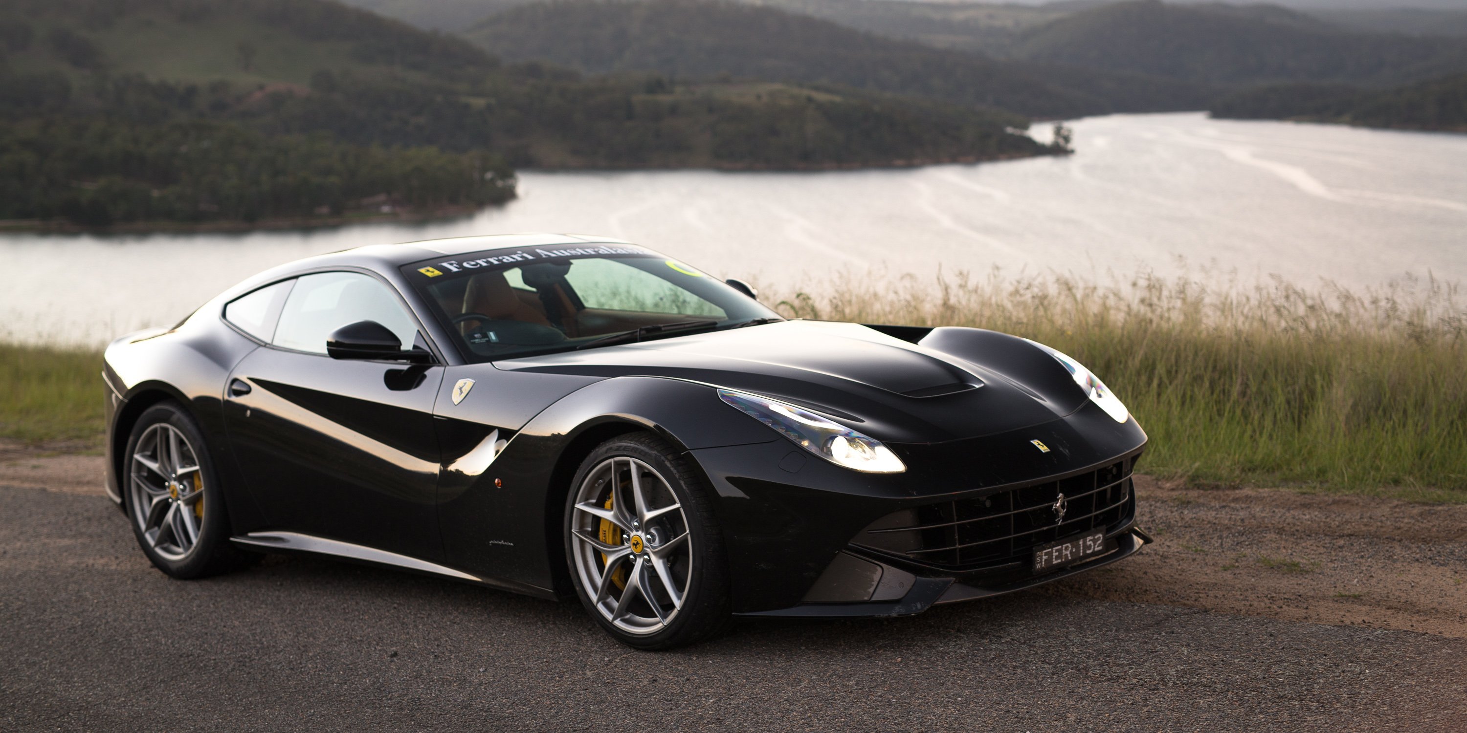 Ferrari f12 Berlinetta серая