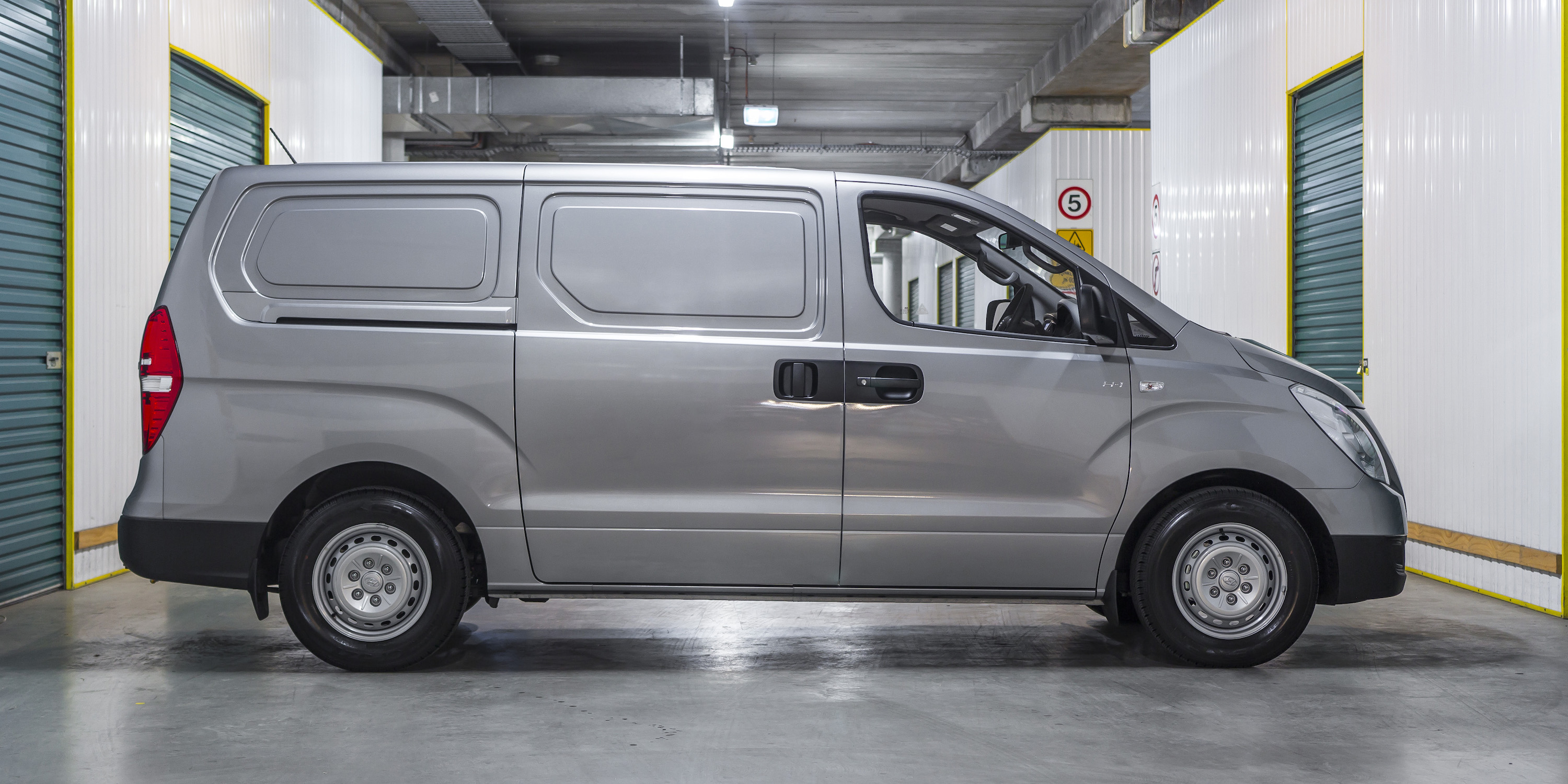 Vw Transporter Vs Renault Trafic