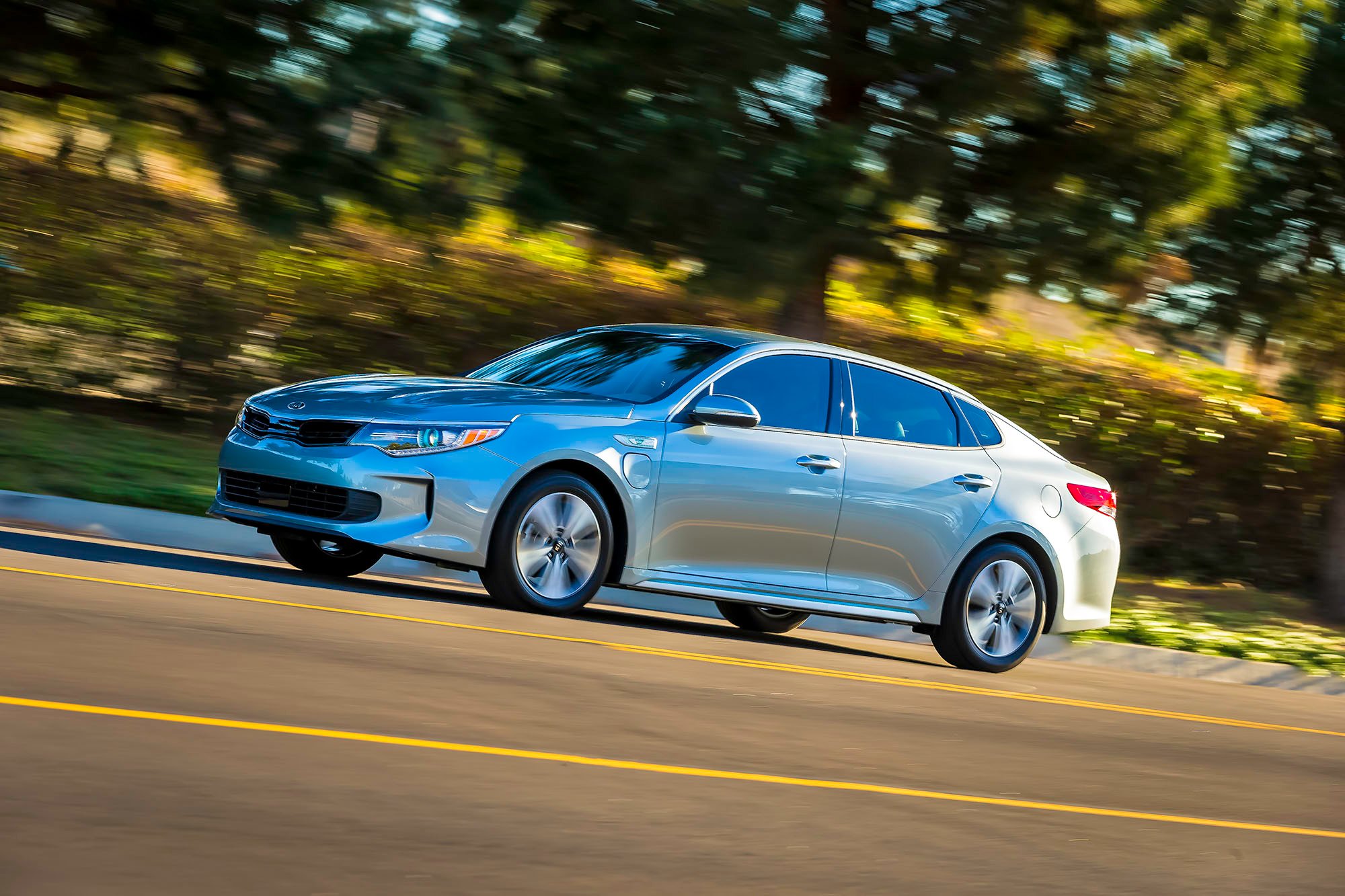 Kia Optima Plugin Hybrid revealed in Chicago Photos (1 of 6)