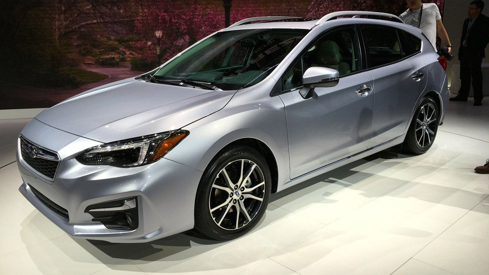 2017-Subaru-Impreza-hatch-and-sedan-NY-a