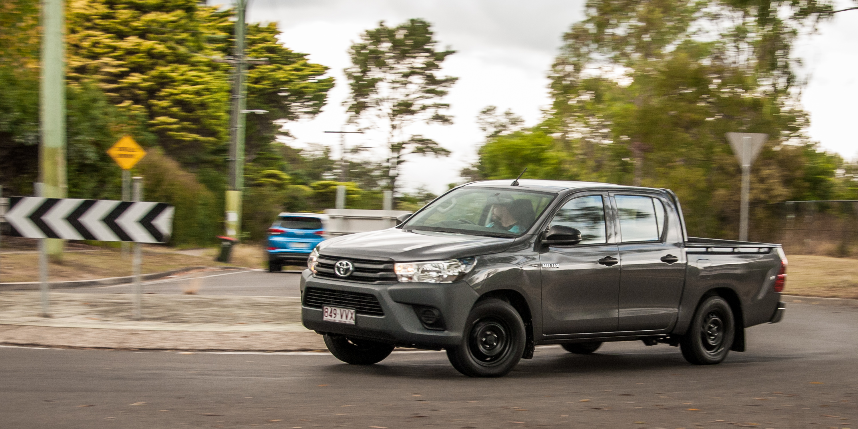 2016-toyota-hilux-workmate-4x2-double-cab-review-caradvice