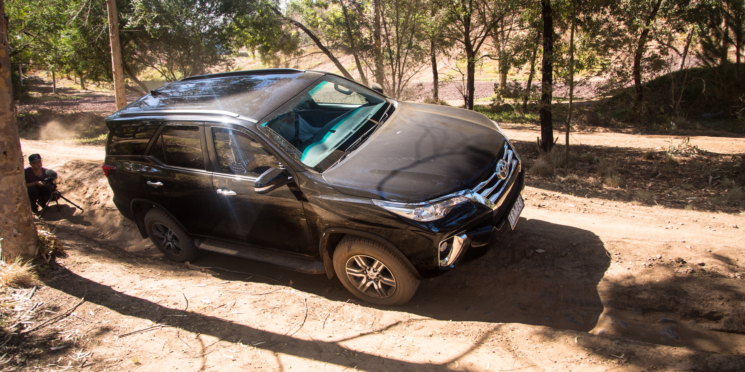 Compare nissan x trail and toyota fortuner #6