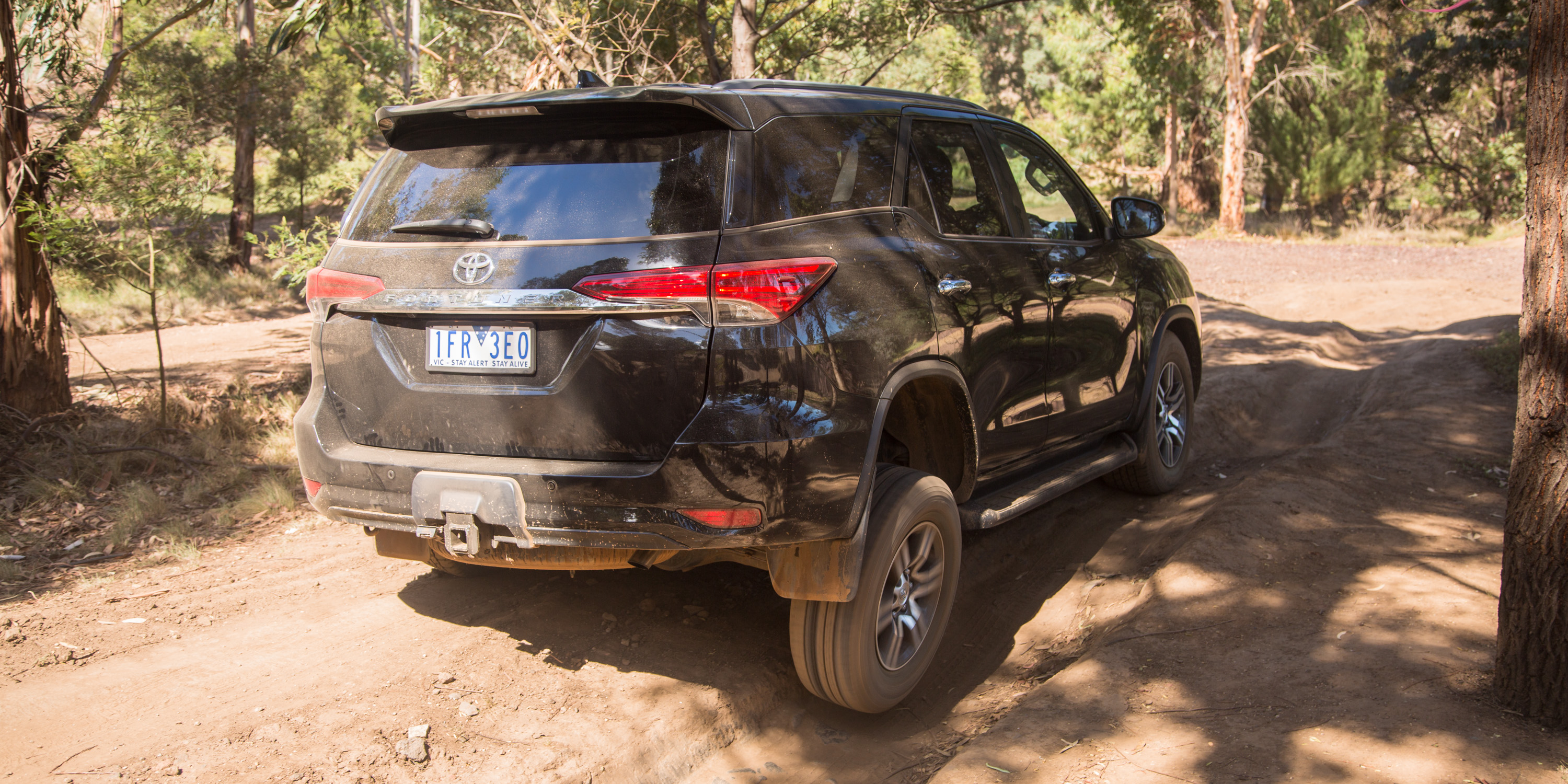Compare nissan x trail and toyota fortuner #3