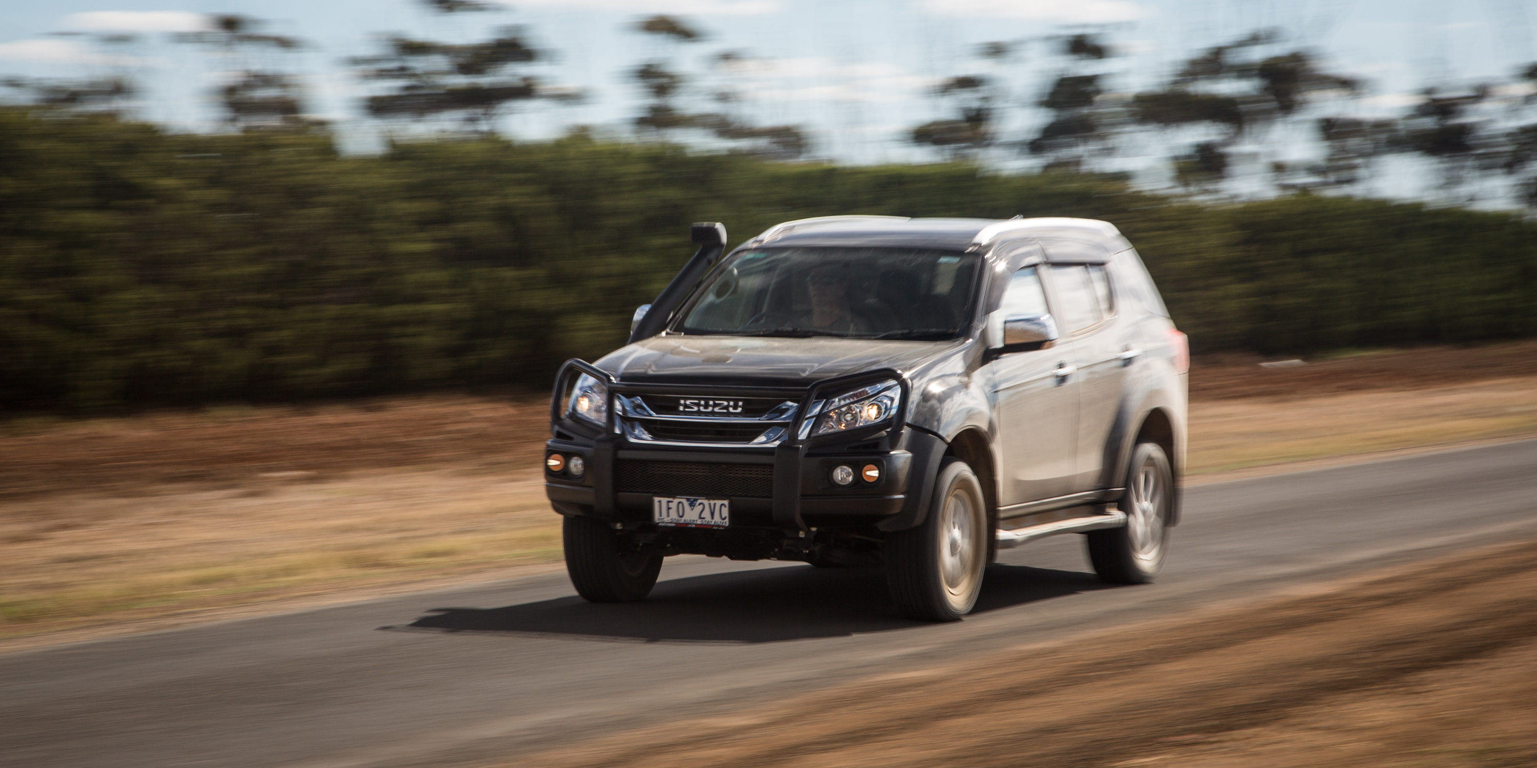 Comparison between toyota fortuner and nissan x trail #4