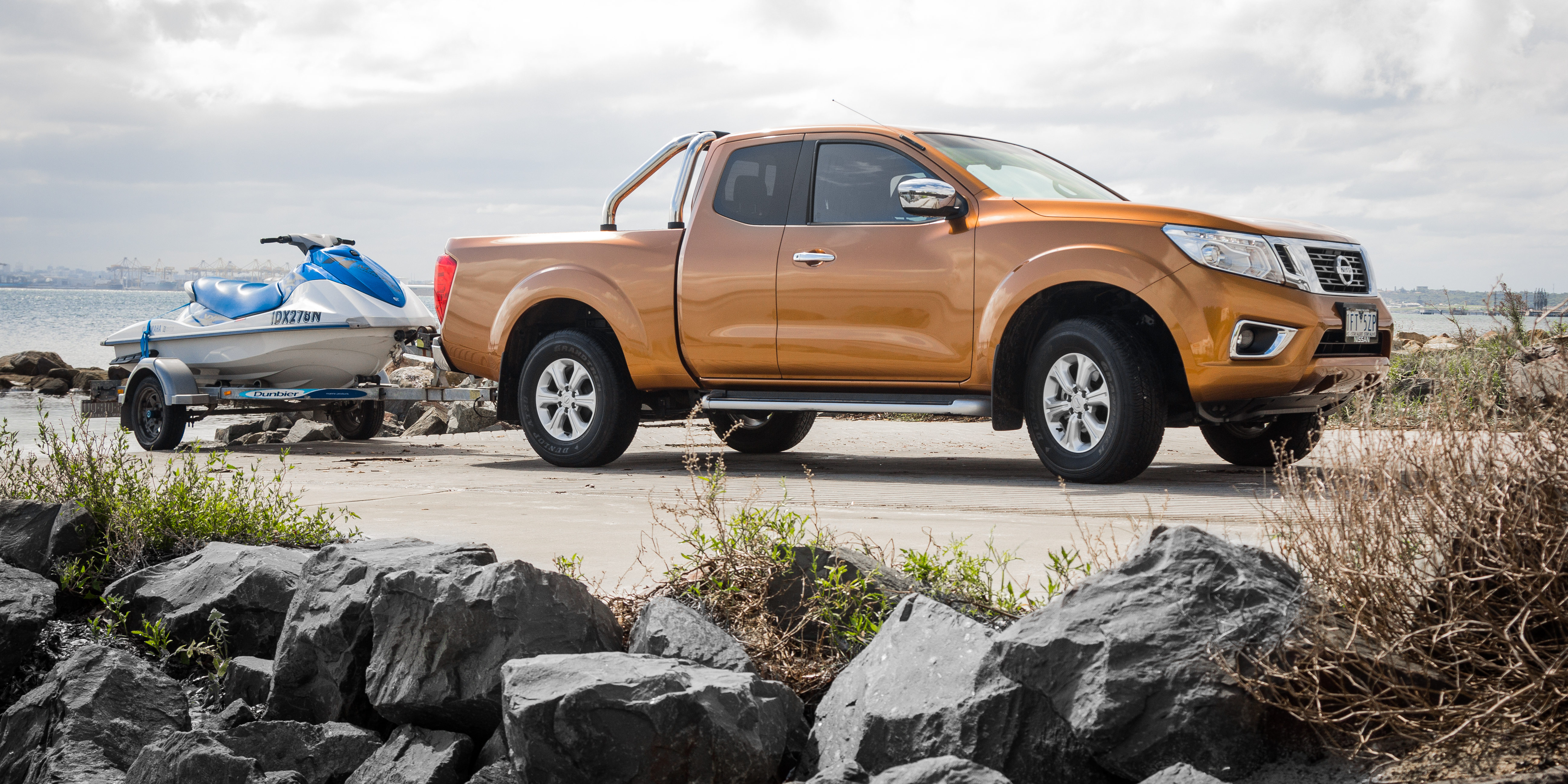 Ford ranger nissan navara comparison #4