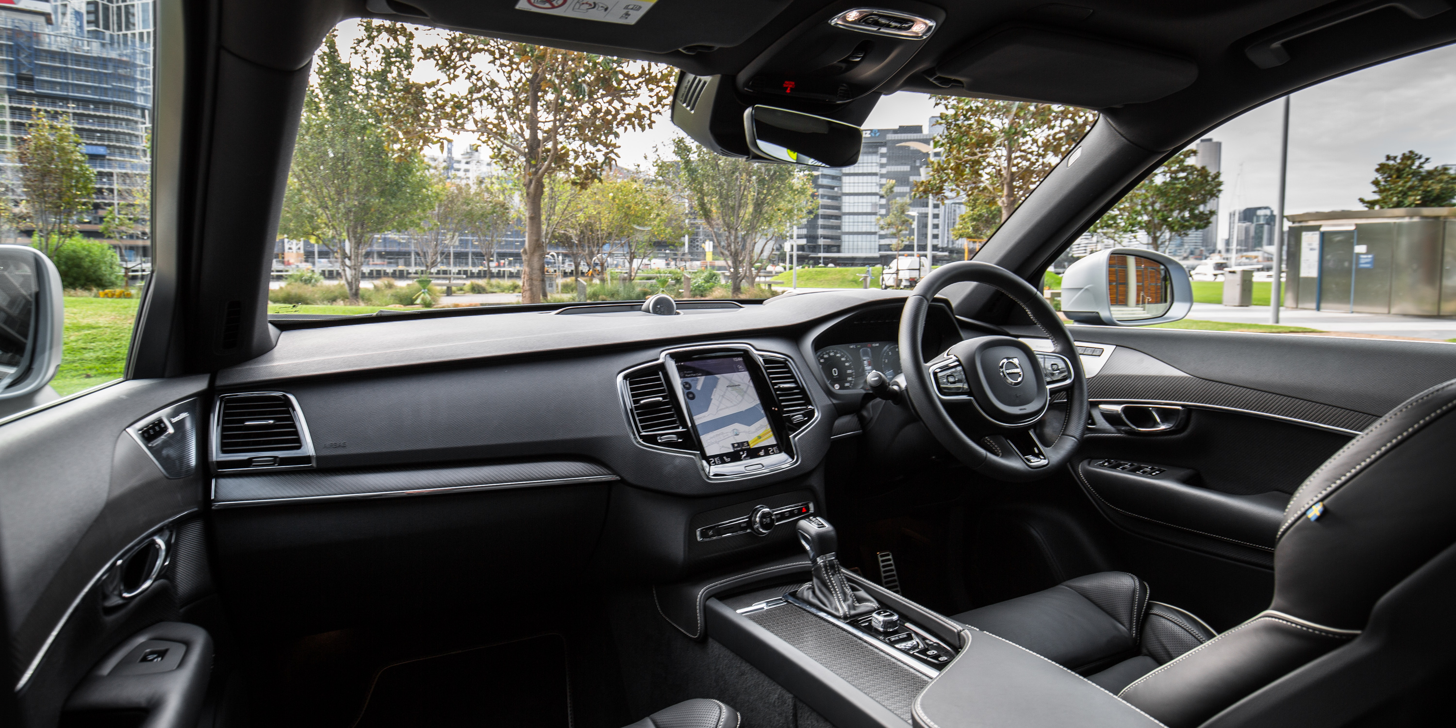 2016-volvo-xc90-t6-suv-14.jpg