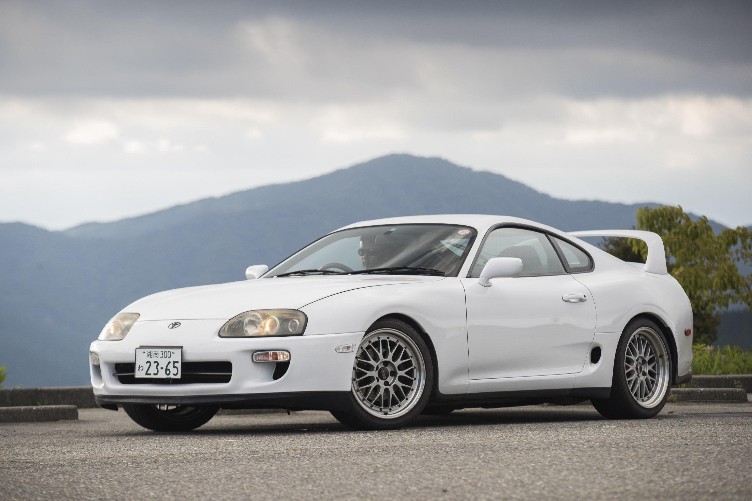 Toyota Supra a80 белая