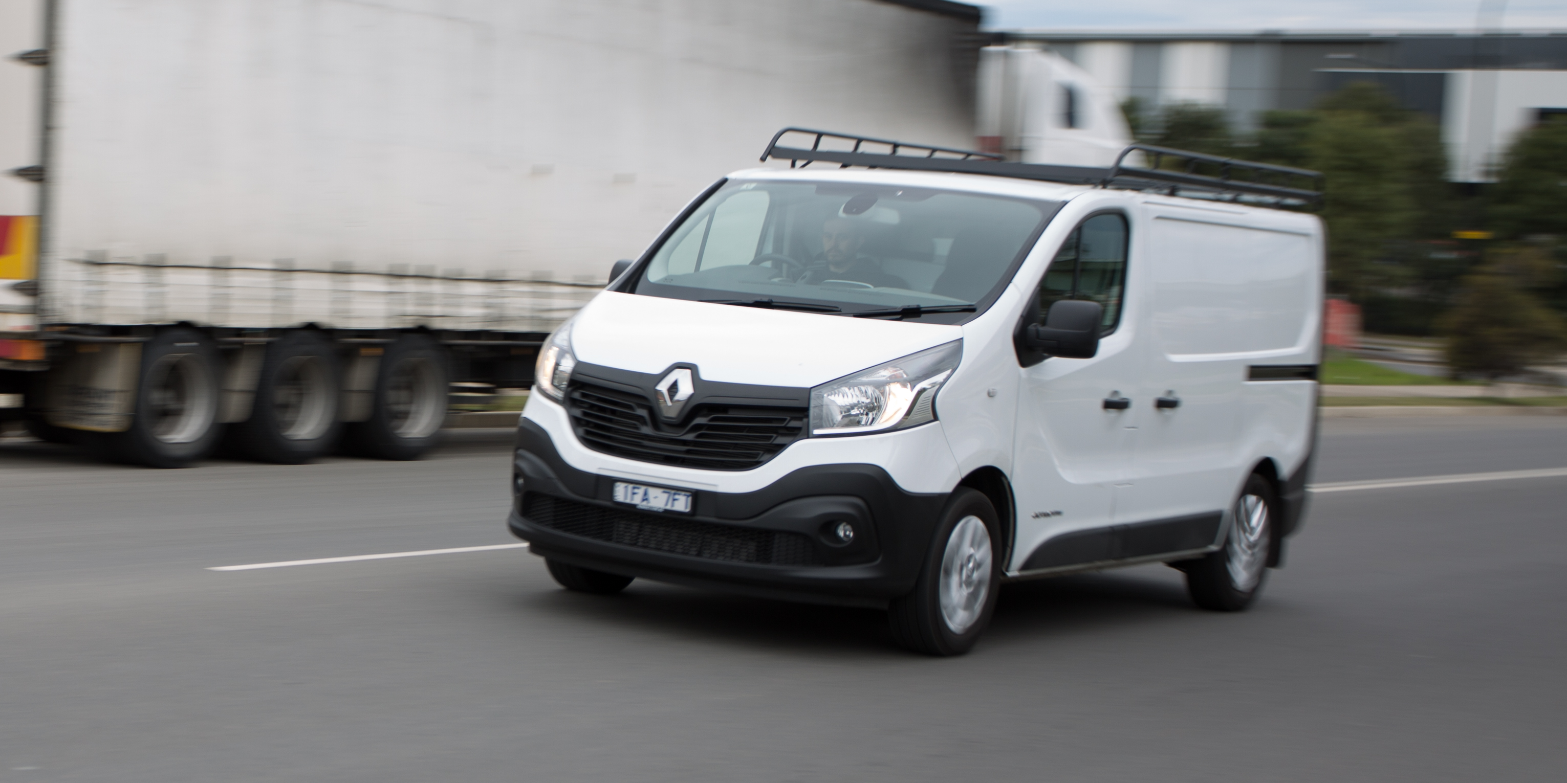 How Long Is A Renault Trafic
