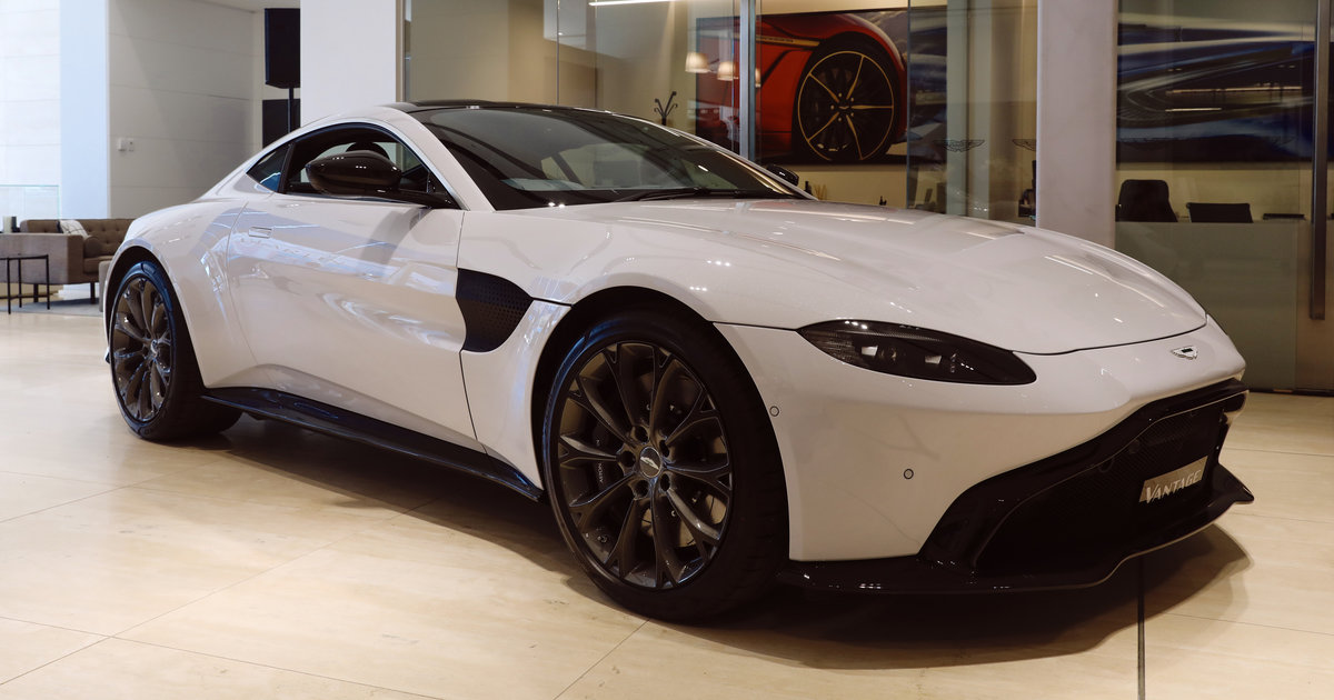 Астон мартин vantage