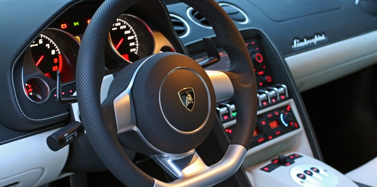 Lamborghini to discontinue manual transmissions