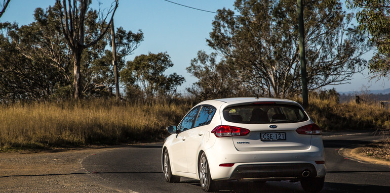 Skoda Rapid v Kia Cerato : Comparison review