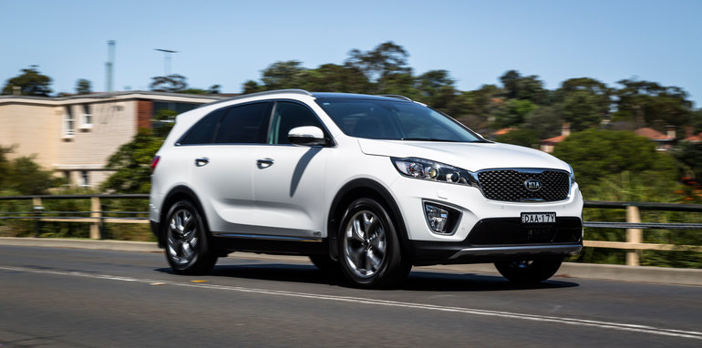 Hyundai Santa Fe Highlander v Kia Sorento Platinum : Comparison Review