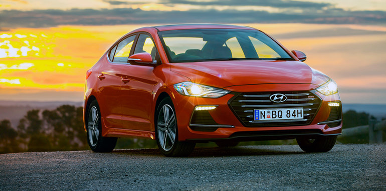 2017 Hyundai Elantra SR pricing and specs: Souped-up sedan ...