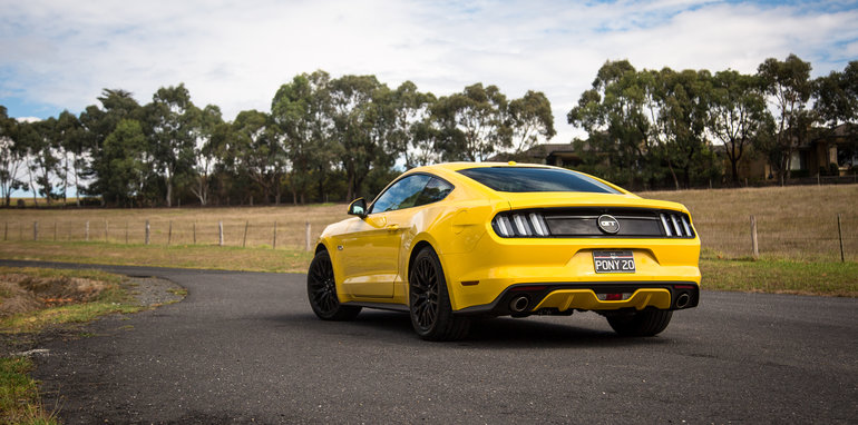 2017-ford-mustang-gt-10