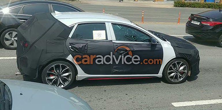 2019-kia-ceed-gr-spypix-1-1.jpg