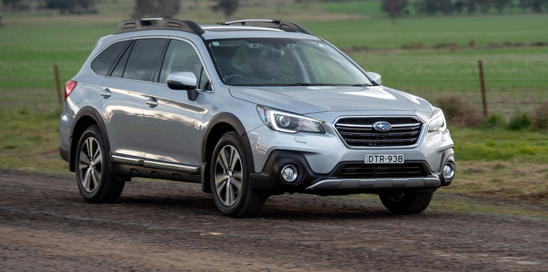 2018 Holden Calais V Tourer V Subaru Outback 3 6r