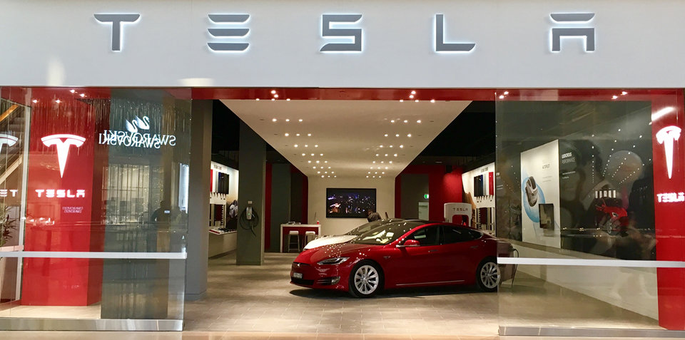 tesla sets up shop in chadstone melbourne new showroom marks second retail only launch