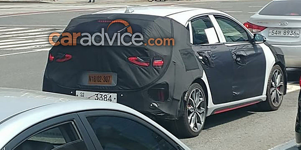 2019-kia-ceed-gr-spypix-2-1.jpg