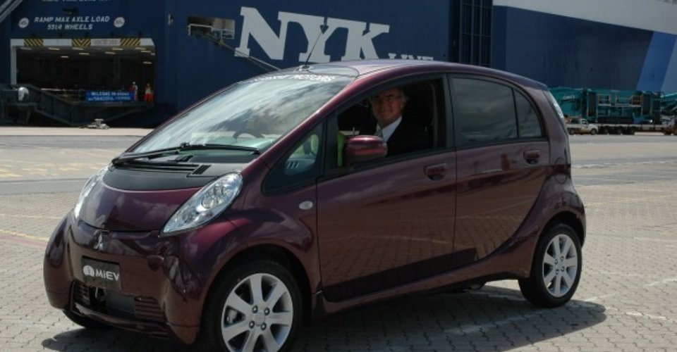 Japanese Electric Cars to set standard for recharging technology