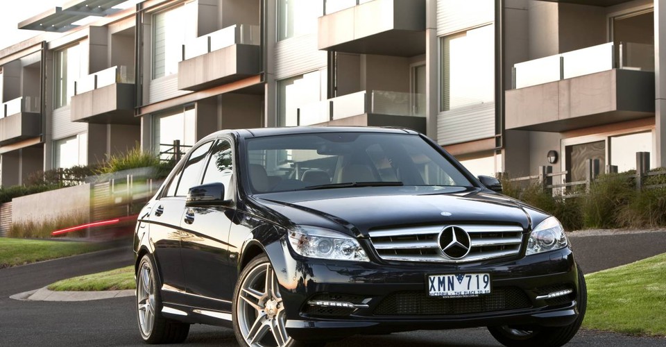 ‪2010 Mercedes-Benz Values‬‏