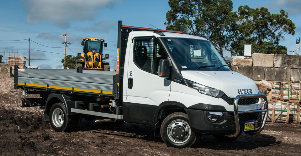 2016 Iveco Daily Review: Cab-chassis three-way tipper 