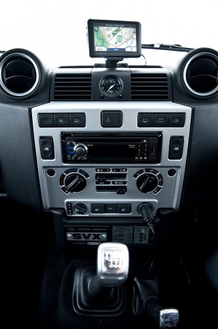 2008 Land Rover Defender SVX Review - photos | CarAdvice