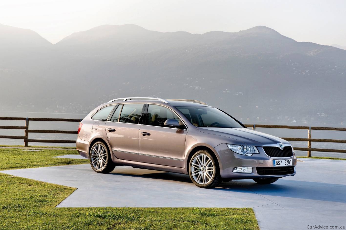 Skoda Superb Wagon awarded Fifth Gear Family Car of the Year - Photos ...