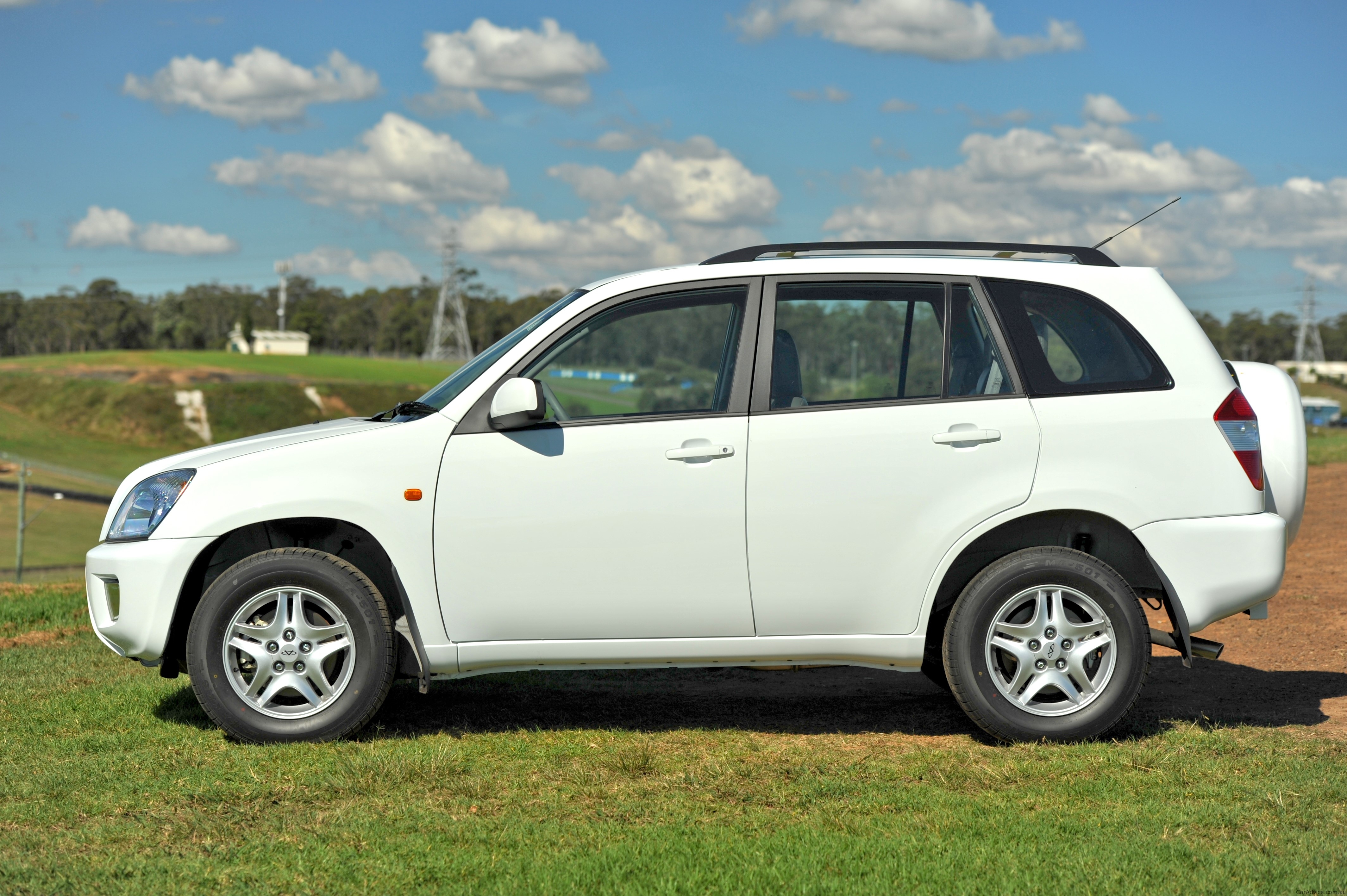 Chery tiggo 11. Чери Тигго т11. Chery j11. Chery Tiggo сбоку. Чери Тигго белая.