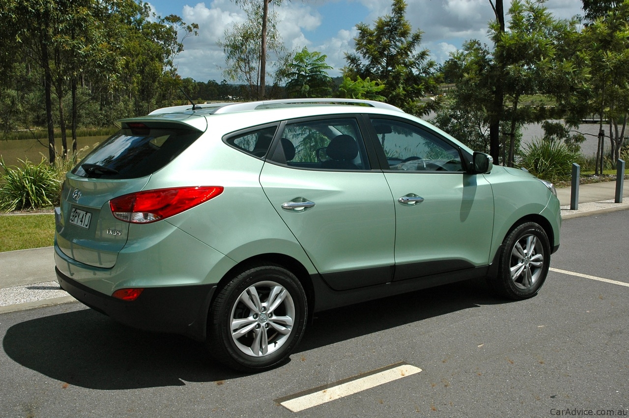 Ix35 2012 года. Hyundai ix35 2012. Hyundai ix35 Green. Хендай ix35 зеленый. Ix35 Hyundai оливковый.