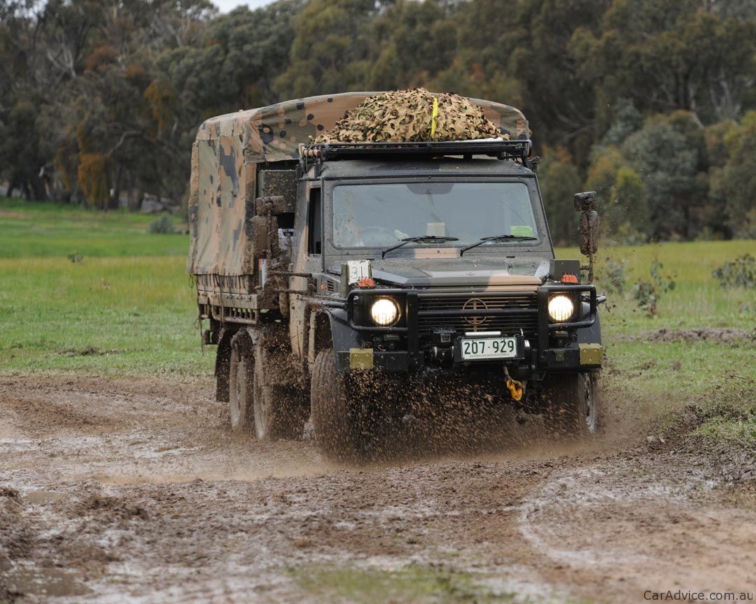 Mercedes Benz Unimog 6x6