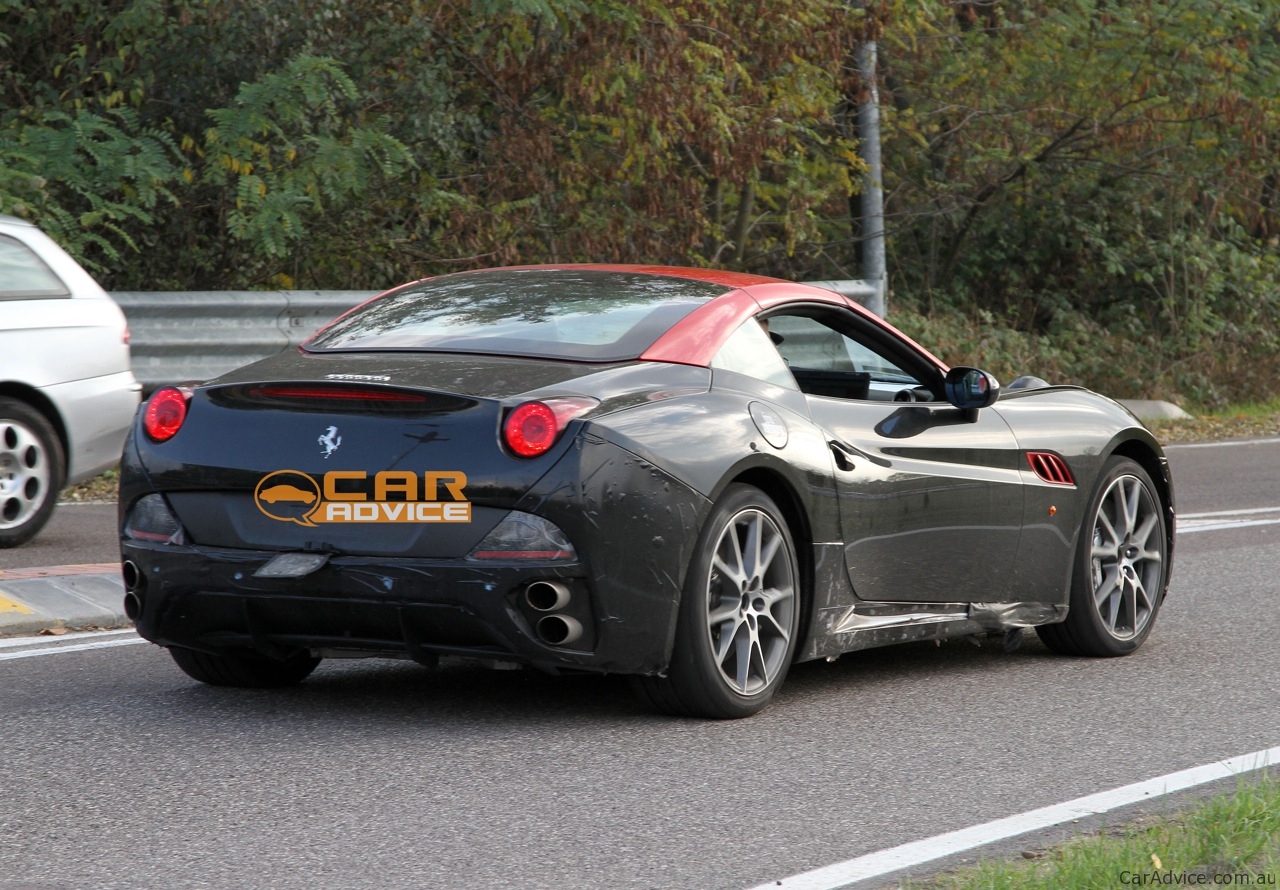 F12 Berlinetta капот