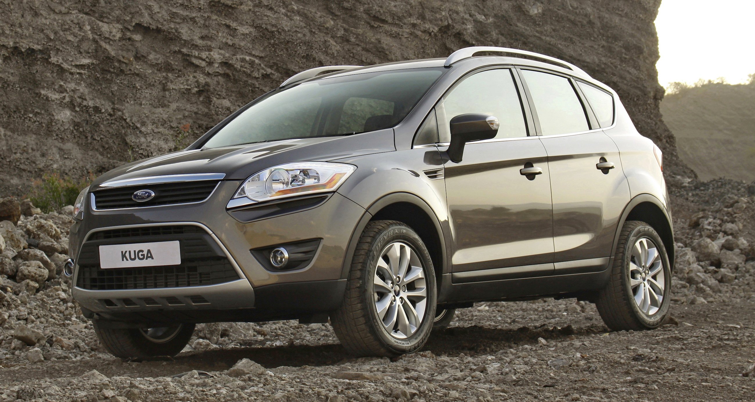 Открыть капот ford kuga