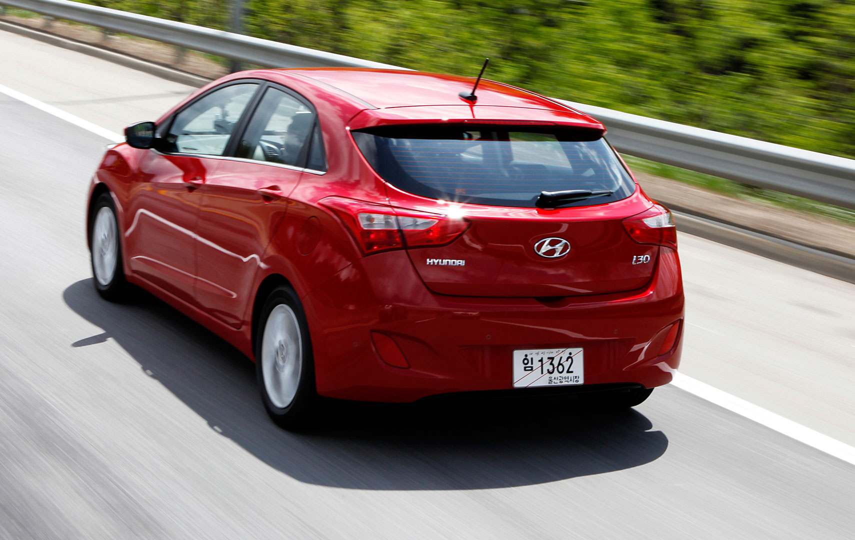 Hyundai i30 бензин. Хендай i20 2023. Хендай гольф. I30 внешка. Вес Hyundai i30.