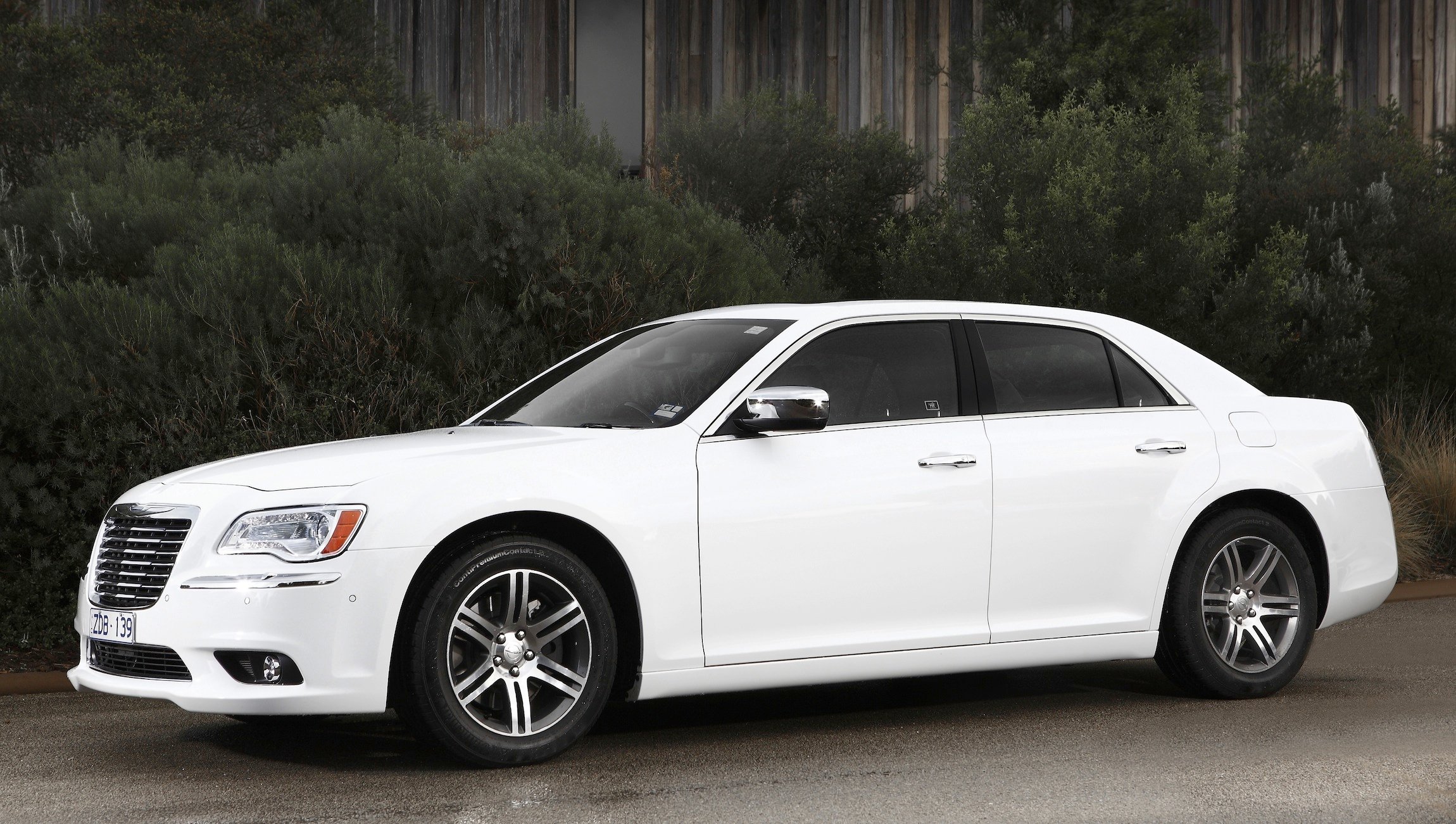 Chrysler 300 Review - photos | CarAdvice