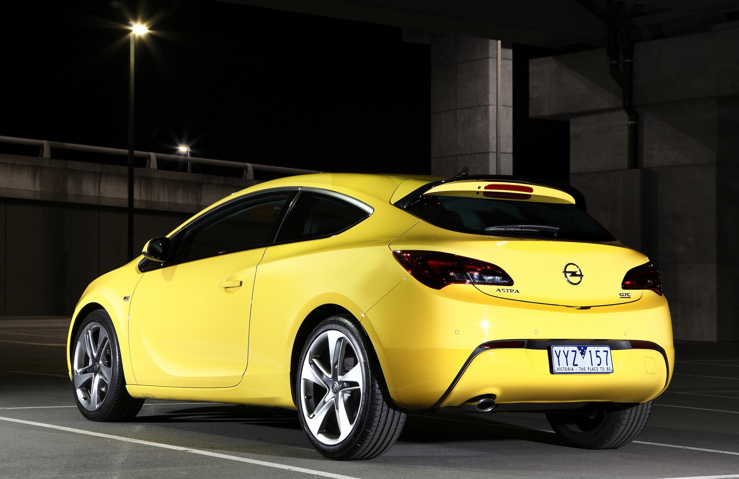 Опель джитиси. Opel Astra GTC. Opel Astra GTC 2012. Opel Astra GTC Coupe. Opel Astra GTC 2023.