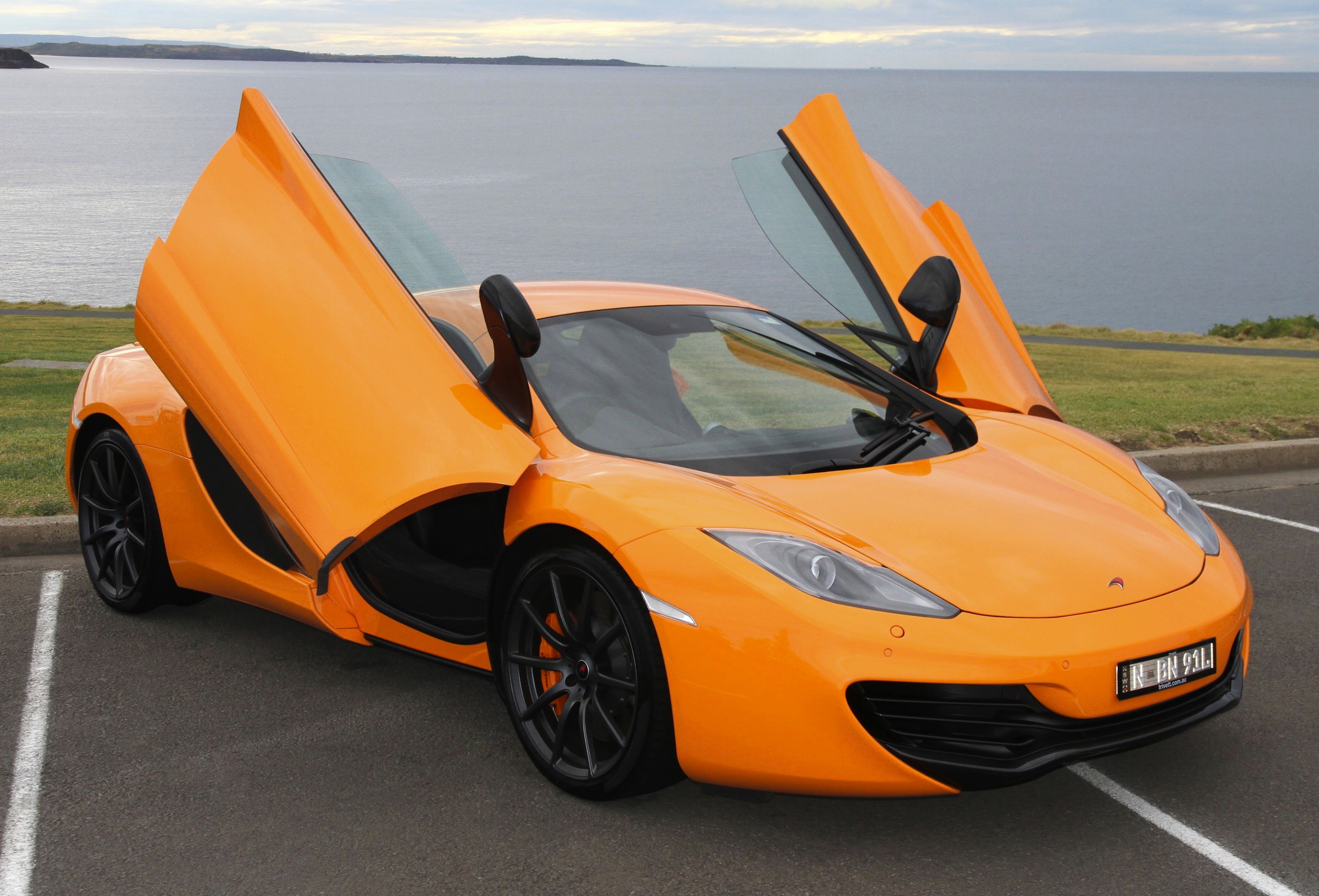 McLaren MP4-12C Revi