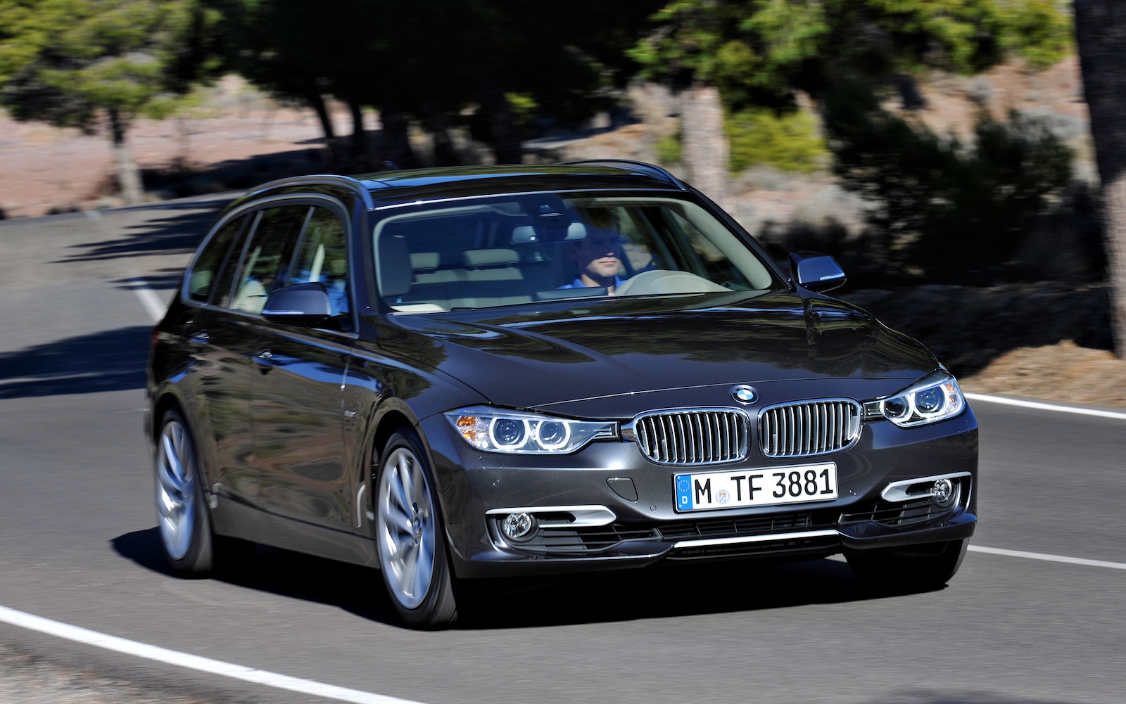 2013 BMW 3 Series Touring pricing and specifications ...