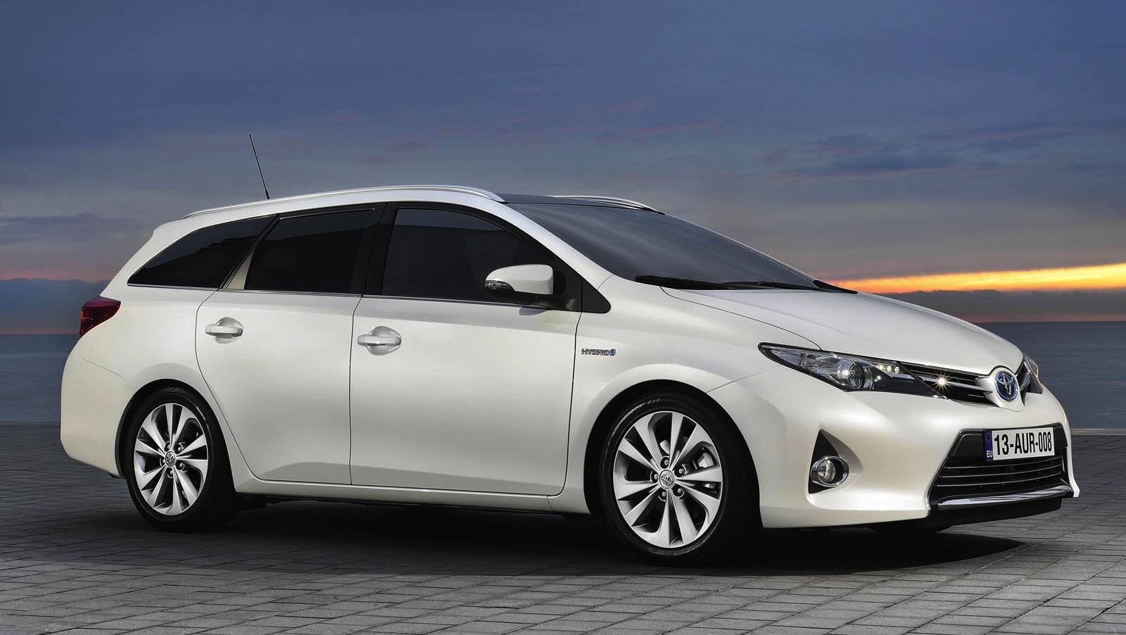 2 seater car toyota
