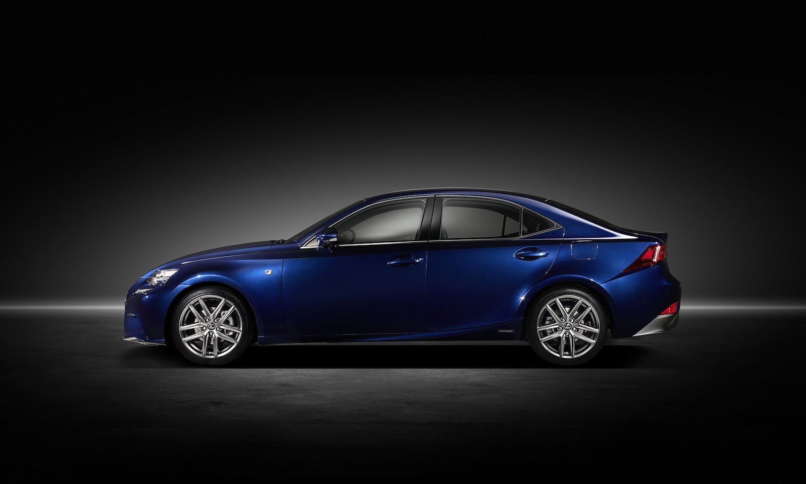 Lexus IS300h 4 9L 100km 164kW Hybrid Photos 1 Of 5 