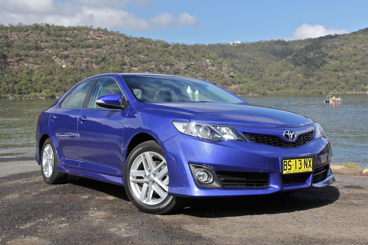 Toyota Camry Review - photos | CarAdvice