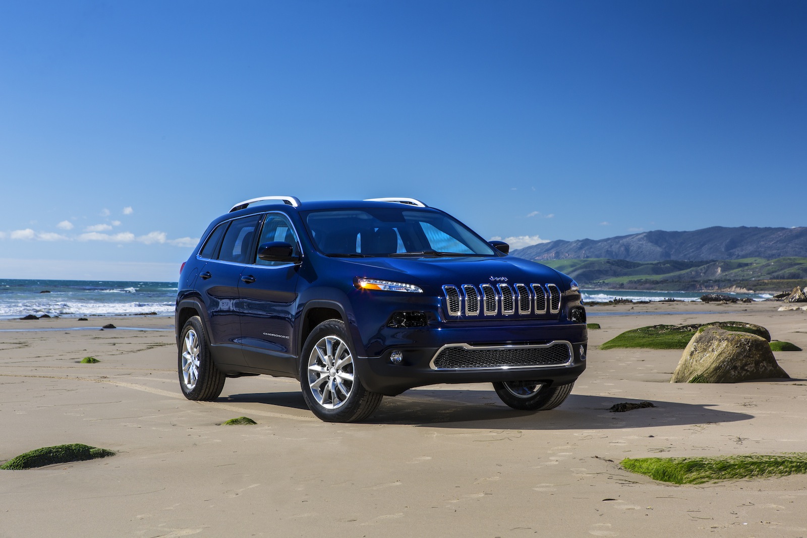 Jeep Cherokee frontwheel drive, ninespeed auto for midsized SUV