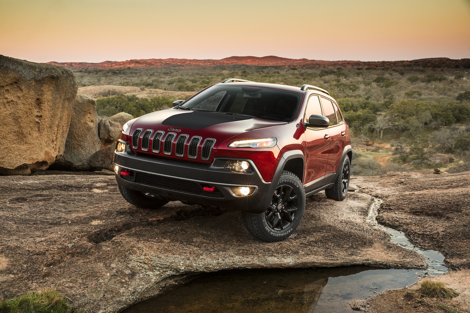 Jeep Cherokee frontwheel drive, ninespeed auto for midsized SUV