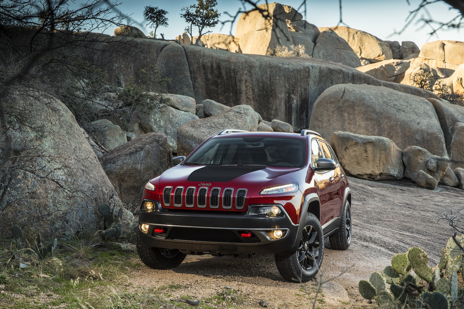 Jeep Cherokee frontwheel drive, ninespeed auto for midsized SUV
