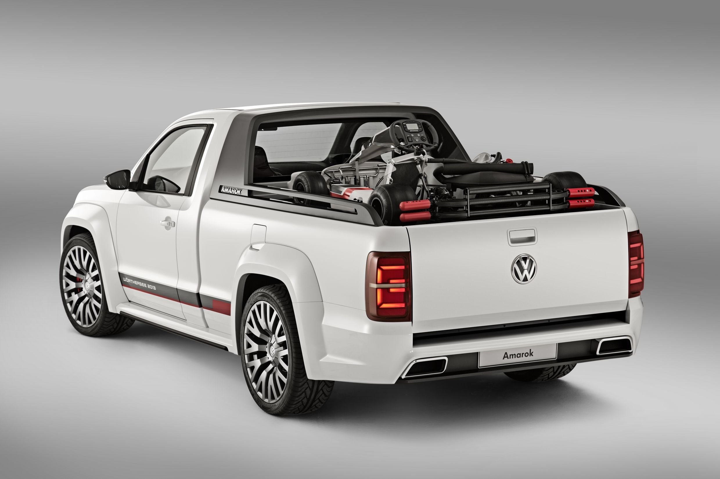 Volkswagen Amarok Power-Pickup unveiled - Photos (1 of 6)