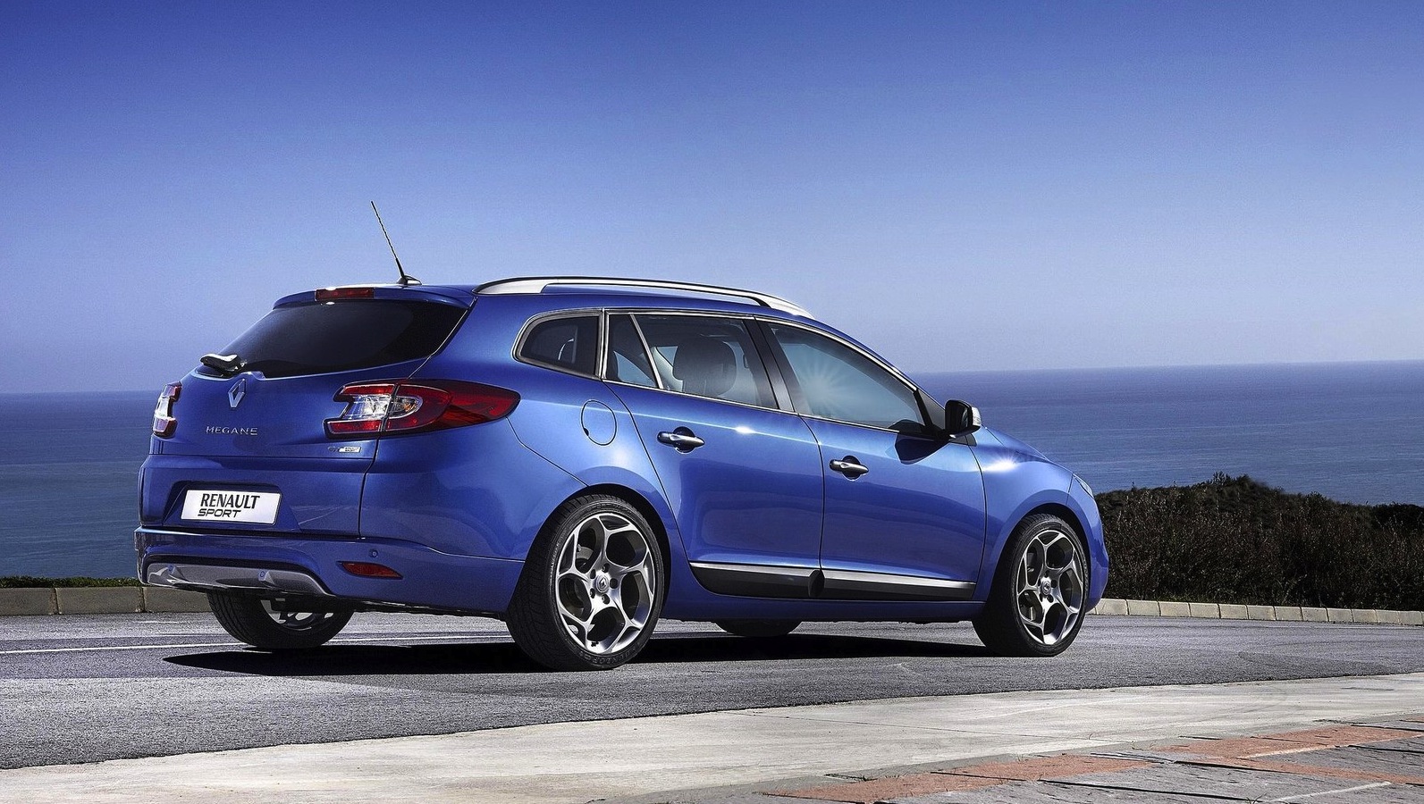 Renault Megane Gt 220 Estate Review Photos Caradvice