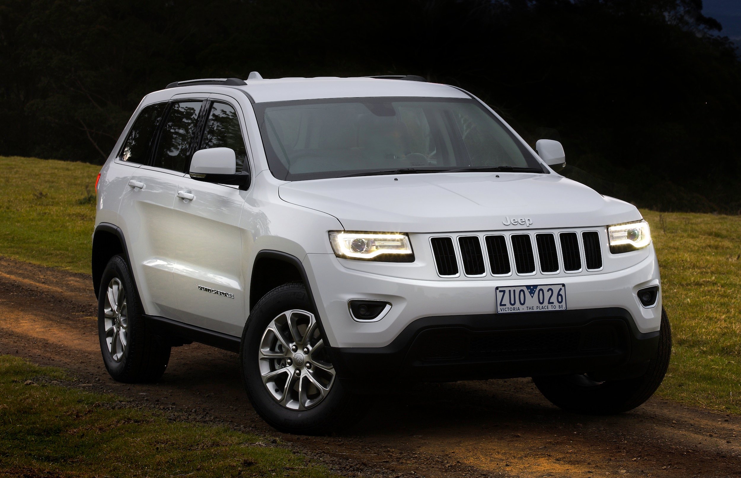 2013 Jeep Grand Cherokee Review - photos | CarAdvice