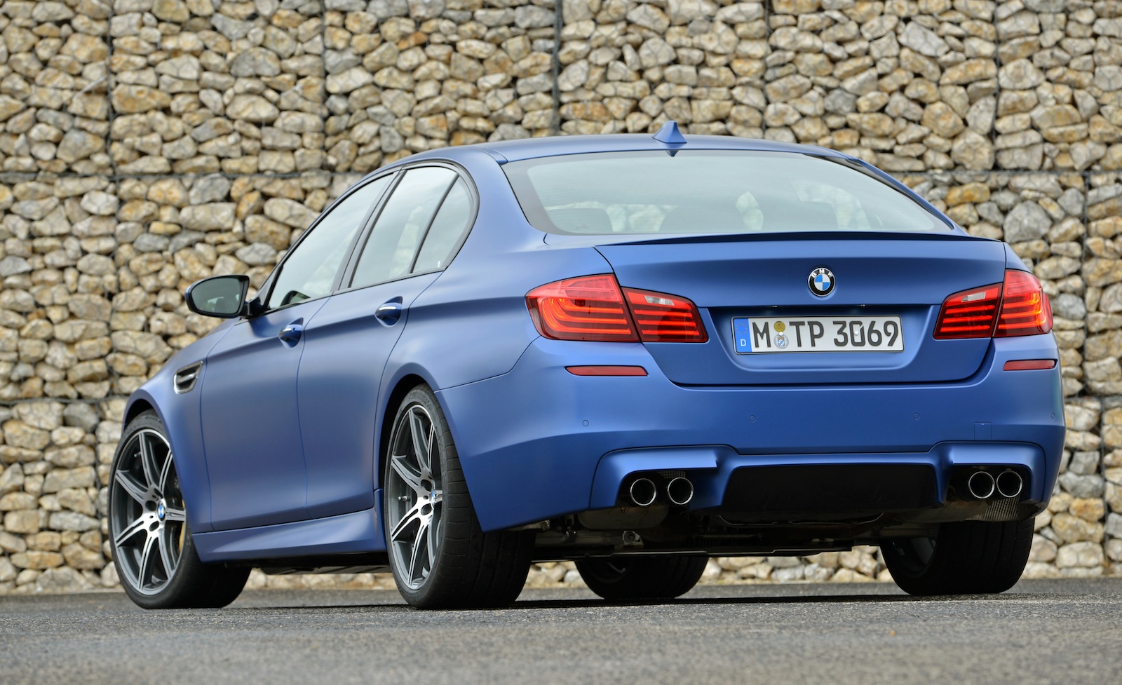 BMW M5: Competition Pack standard in updated super sedan - photos