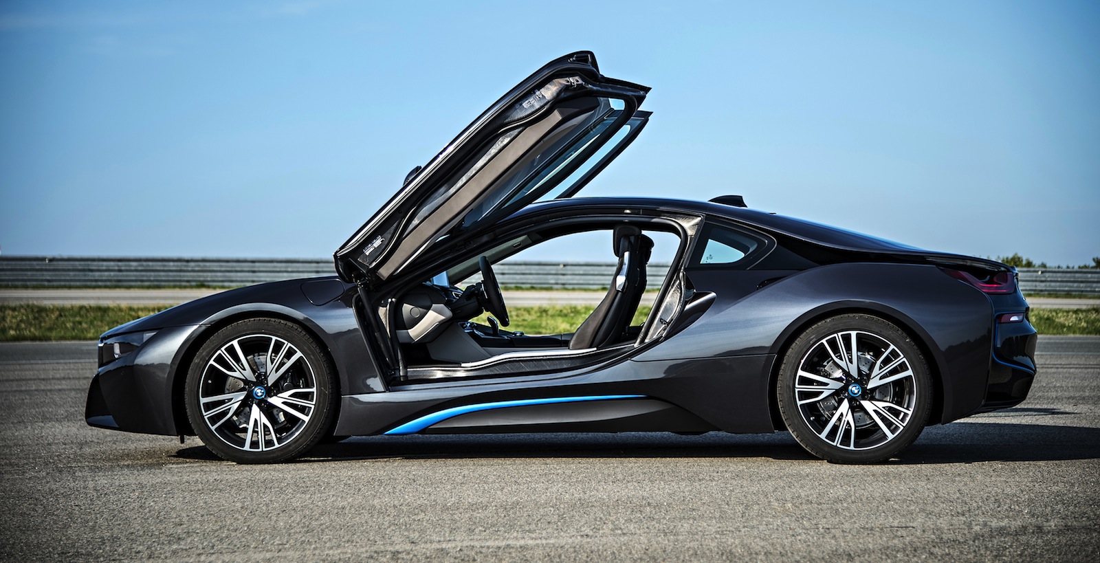 BMW i8 570Nm hybrid supercar coming to Oz photos CarAdvice