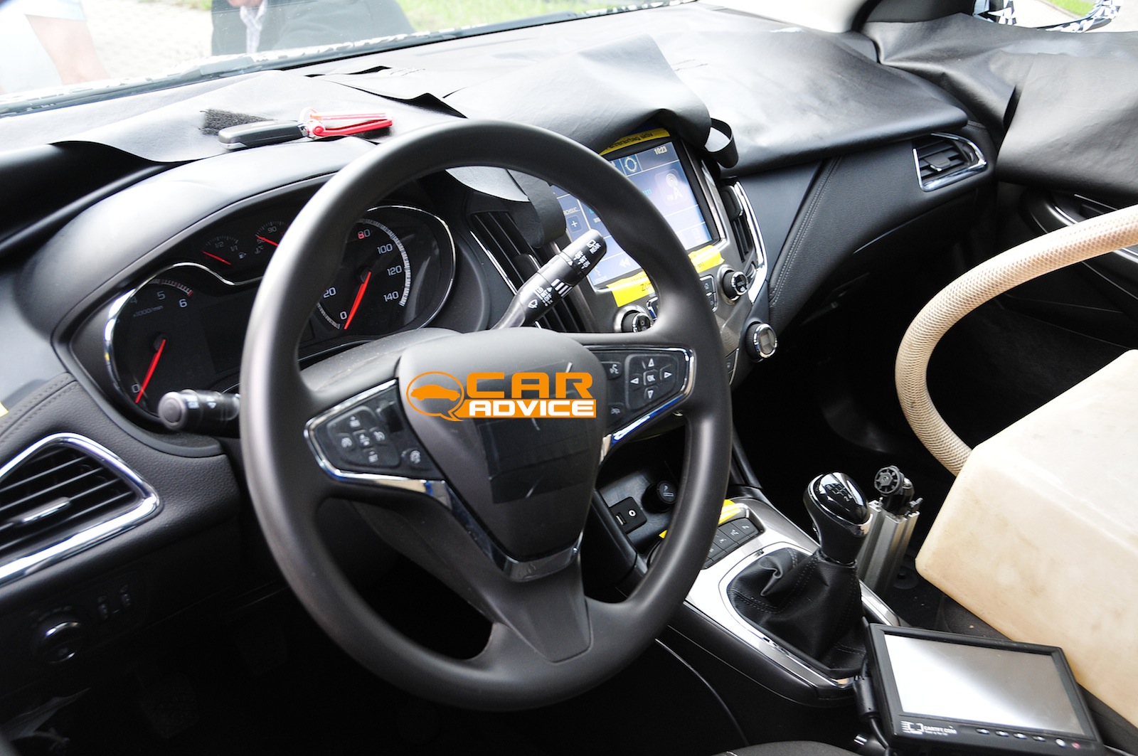 2016 Holden Cruze Interior Revealed Photos